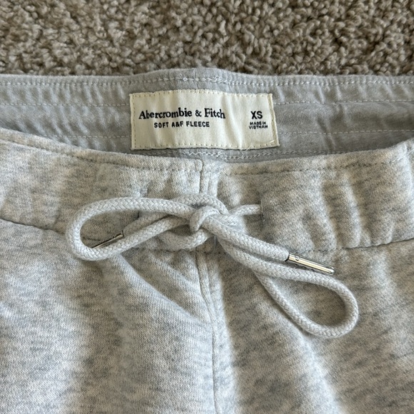 Mens Abercrombie Fleece Joggers, Size XS, Heather Grey - Picture 3 of 4